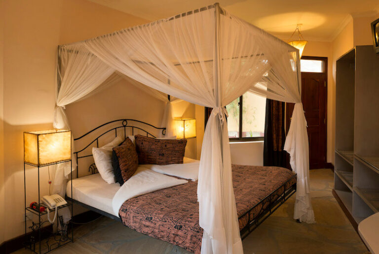 Ahadi Lodge